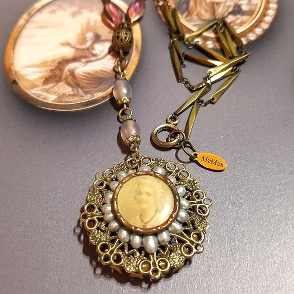 "PORTRAIT OF A MEMORY" MzMax Creations OOAK Antique Lavaliere Necklace - Picture 8 of 9